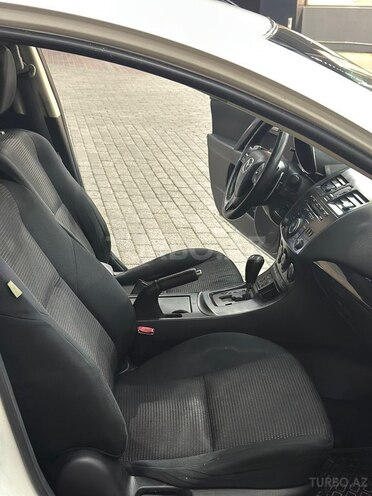 Mazda 3-12
