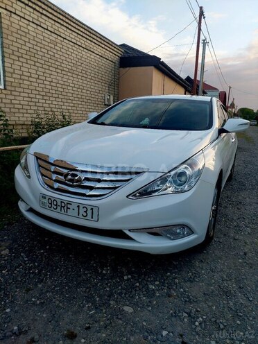 Hyundai Sonata-1