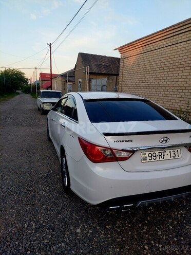 Hyundai Sonata-2