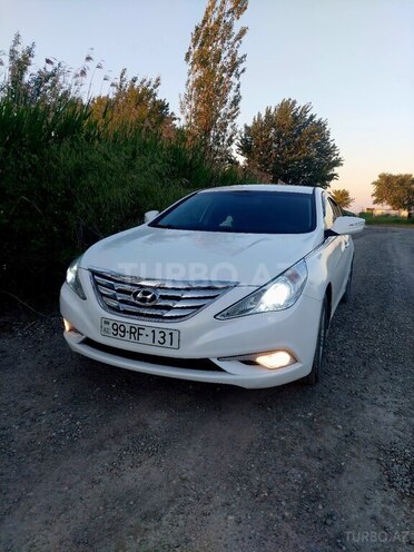 Hyundai Sonata-4