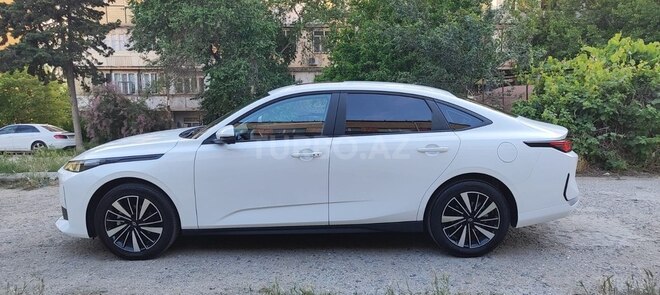 Changan Qiyuan A05-4