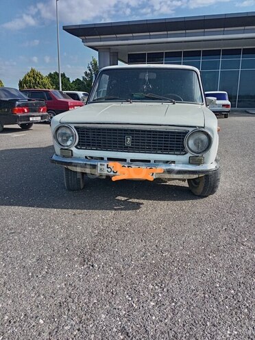 LADA (VAZ) 21011-1