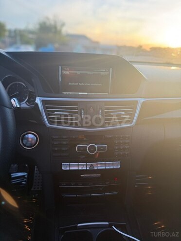 Mercedes E 300-10