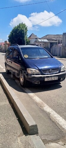 Opel Zafira-5