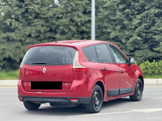 Renault Grand Scenic-9