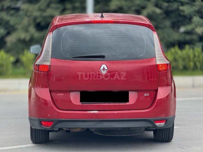 Renault Grand Scenic-7