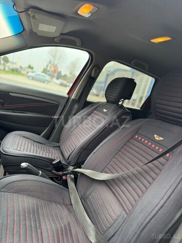 Renault Grand Scenic-6