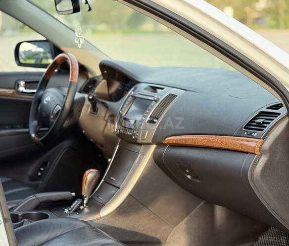 Hyundai Sonata-16