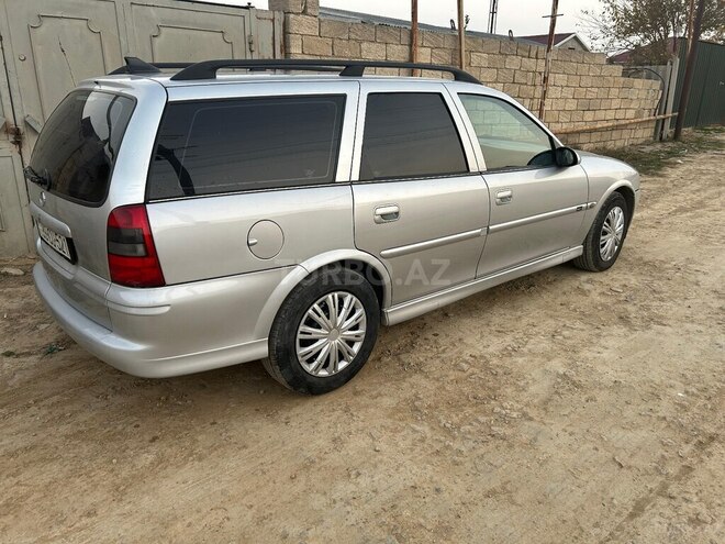 Opel Vectra-4