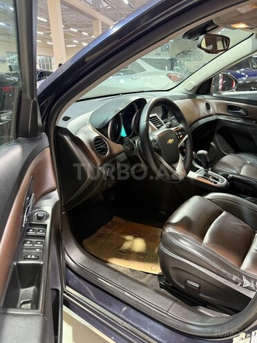 Chevrolet Cruze-12