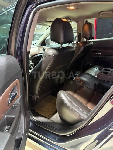 Chevrolet Cruze-17