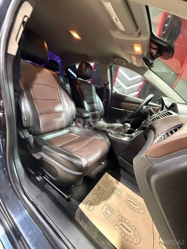Chevrolet Cruze-13