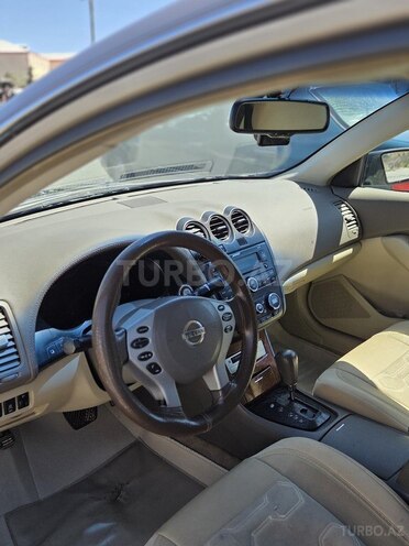 Nissan Altima-5