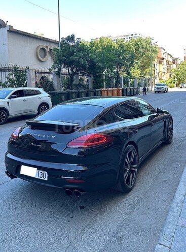 Porsche Panamera 4-4