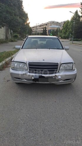Mercedes C 200-1