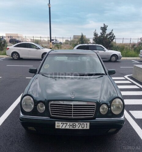Mercedes E 200-1