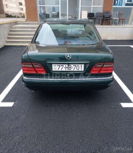Mercedes E 200-4