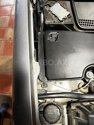 Mercedes E 240-12
