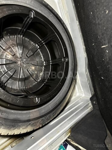 Mercedes E 240-18