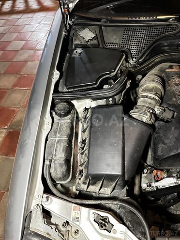 Mercedes E 240-17