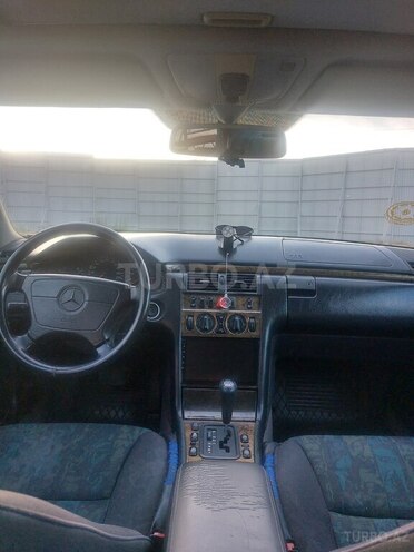 Mercedes E 200-6