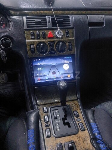 Mercedes E 200-7