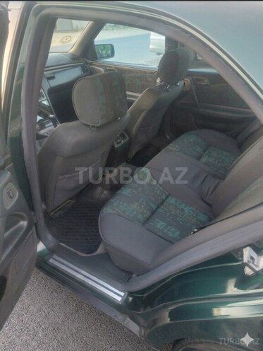 Mercedes E 200-8