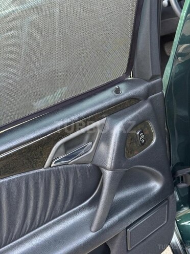 Mercedes E 280-12