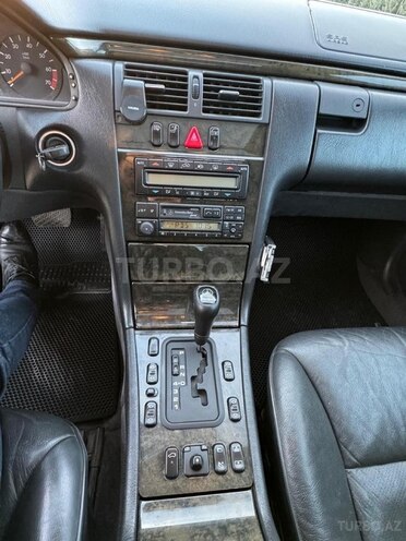 Mercedes E 280-20