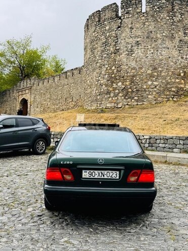 Mercedes E 280-3