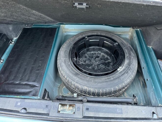 Mercedes E 280-10