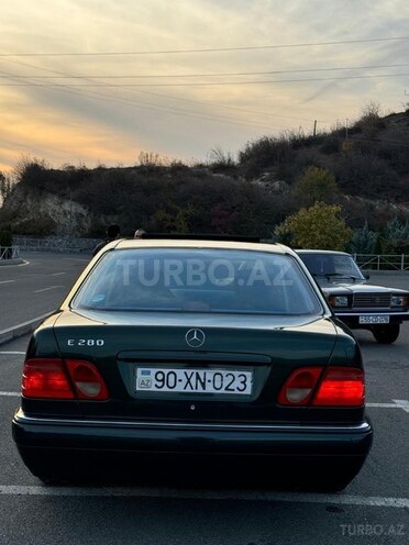 Mercedes E 280-19