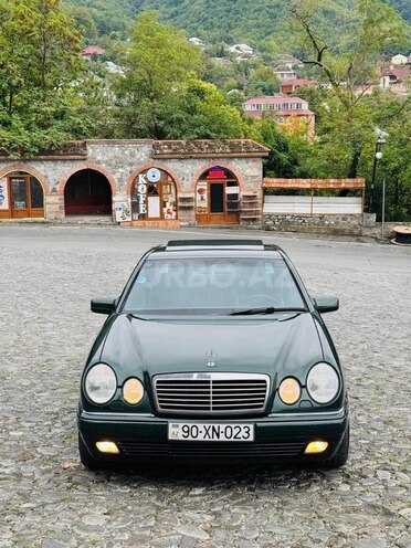 Mercedes E 280-6