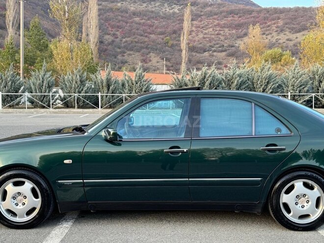 Mercedes E 280-18