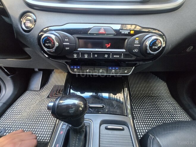 Kia Sorento-11