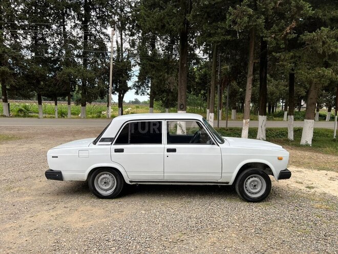 LADA (VAZ) 2107-2