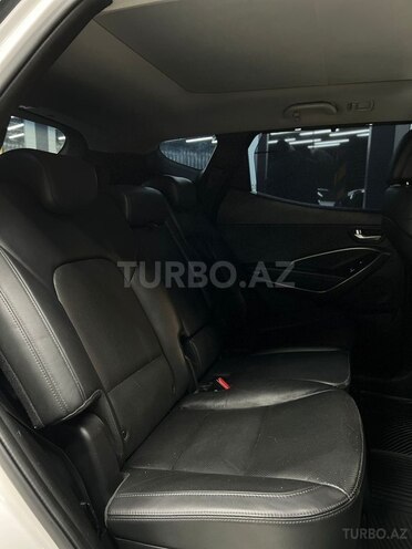Hyundai Santa Fe-10