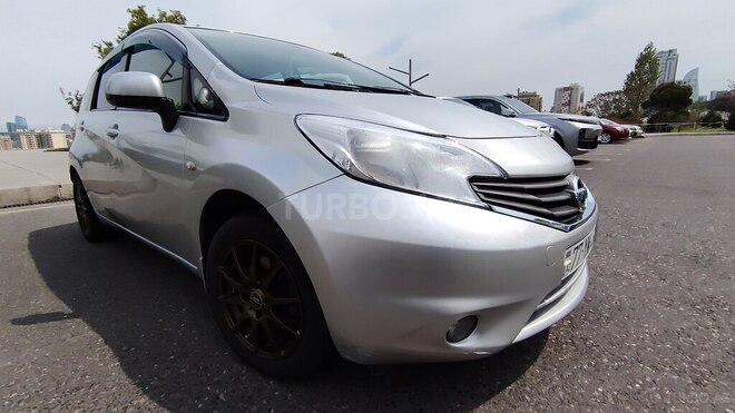 Nissan Note-7