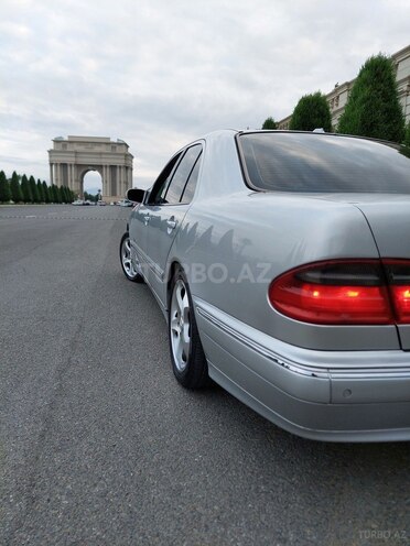 Mercedes E 270-14