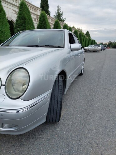 Mercedes E 270-15