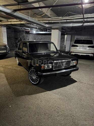 LADA (VAZ) 2107-1