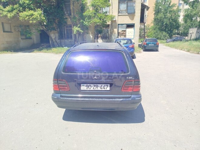 Mercedes E 270-4