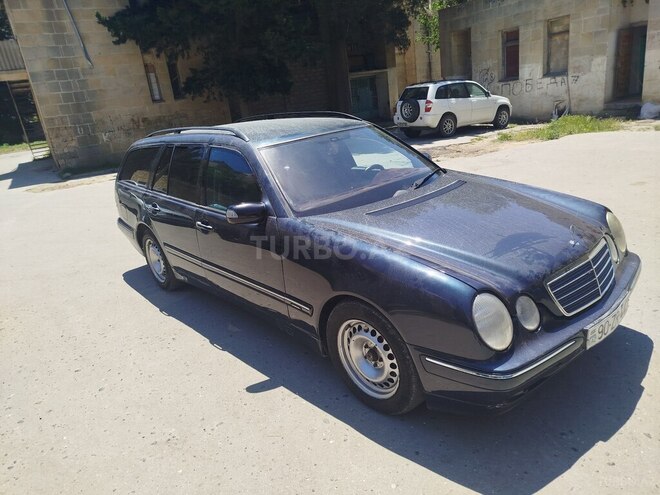 Mercedes E 270-2