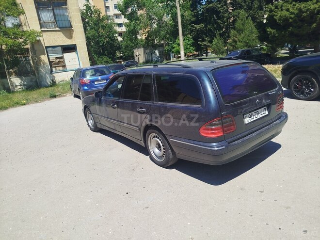 Mercedes E 270-3