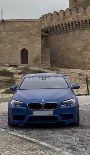 BMW M5-1