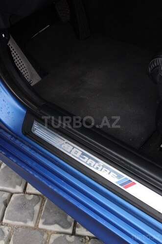 BMW M5-12