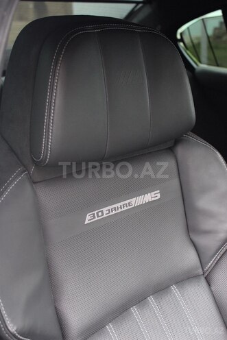 BMW M5-11