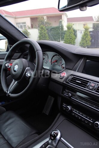 BMW M5-10
