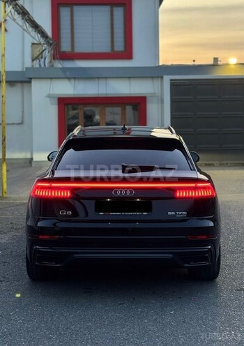 Audi Q8-3