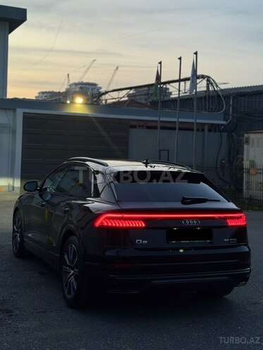 Audi Q8-4